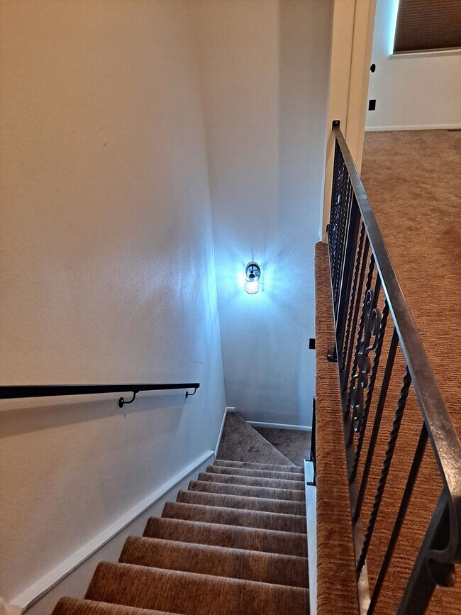 Building Photo - 936-10 Molello   #25-27 Villa Drive