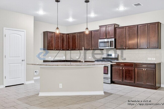 Building Photo - 8745 Ironwood Hill