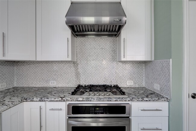 Building Photo - 13727 Cypresswood Crossing Blvd