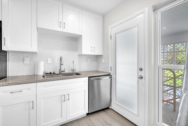 Building Photo - 3213 Colony Club Rd