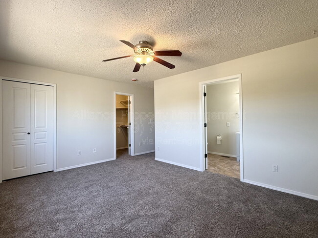 Building Photo - 6510 Oakwood Blvd