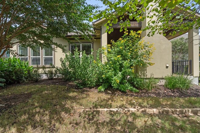 Building Photo - 242 Wellington Dr