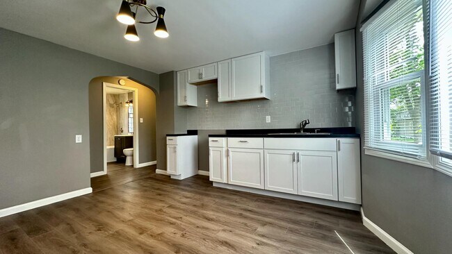Building Photo - 4951 N 36th St