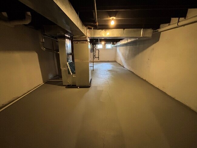 Building Photo - 1308 N Chester St