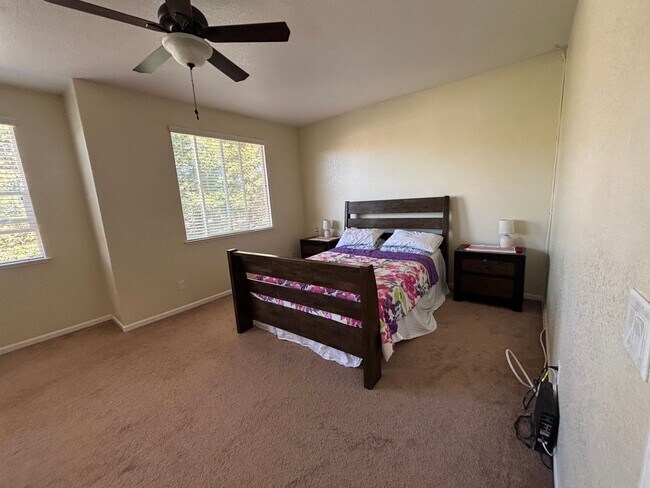 Building Photo - 9829 Waterfowl Dr