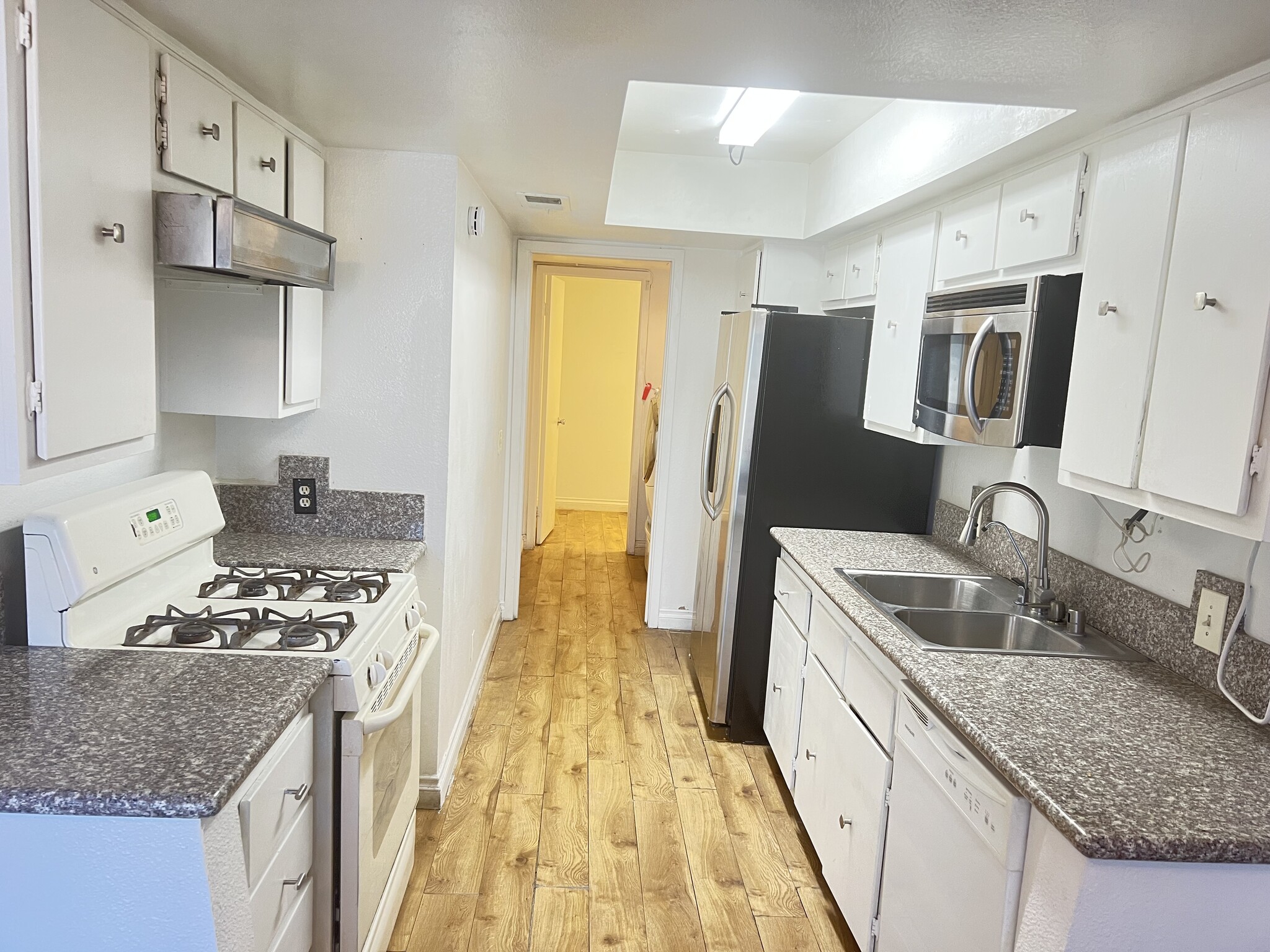 Building Photo - 4519 Buena Vista Dr