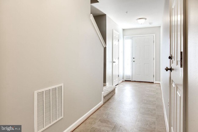 Building Photo - 7831 River Rock Way