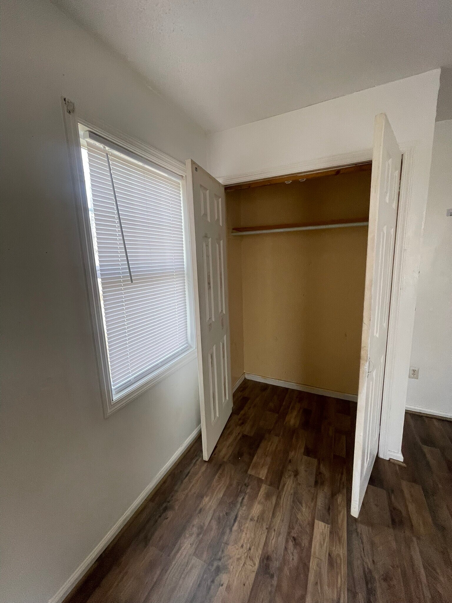 Building Photo - 520 Buckley St