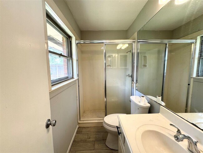 Building Photo - 7905 Turquoise Ln
