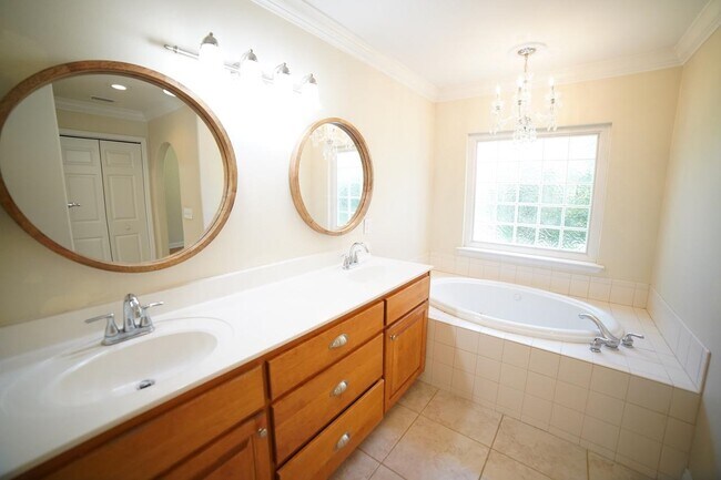 Building Photo - 3204 Gallant Fox Trail