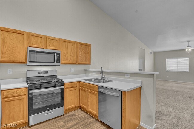 Building Photo - 2052 Jade Creek St