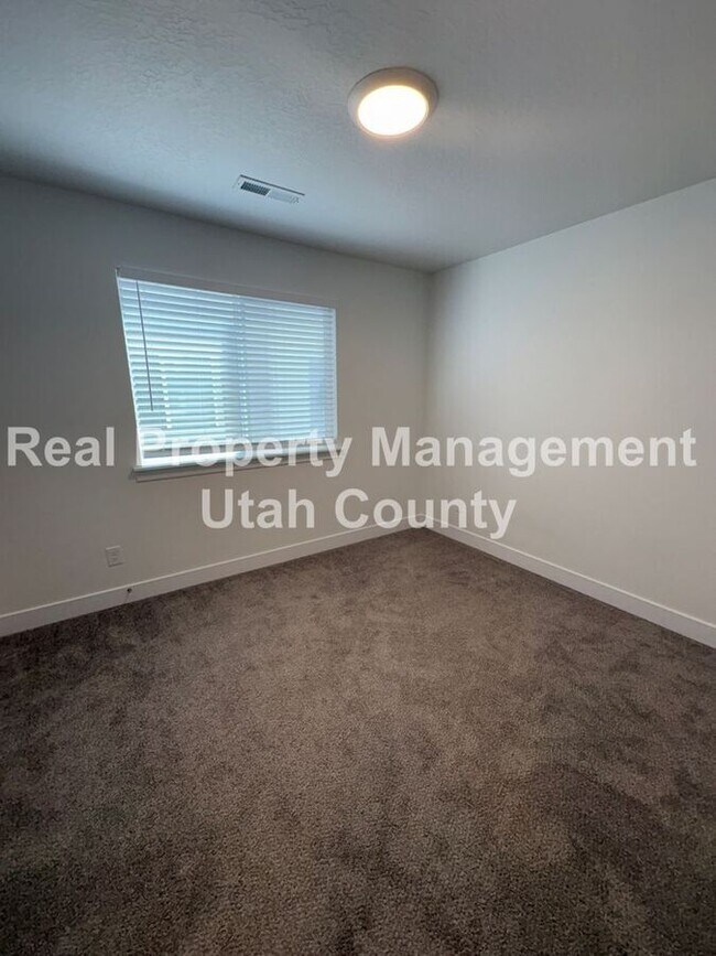 Building Photo - 2034 N 4100 W