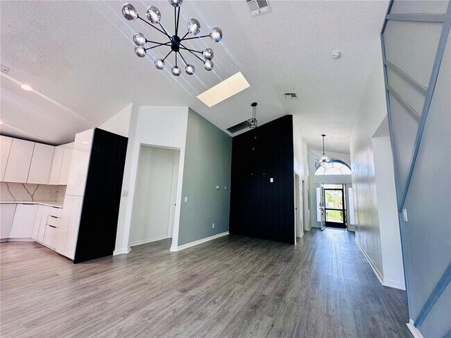 Building Photo - 2663 Oneida Loop