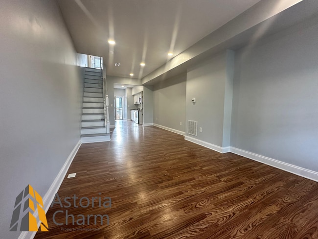Building Photo - Updated 2 Bedroom 1.5 Bath Home with Deck,...