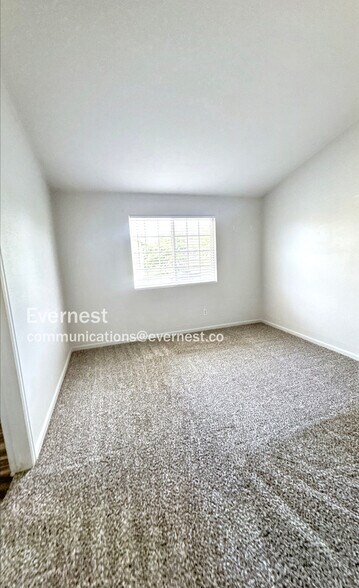 Building Photo - 2860 W Centennial Dr