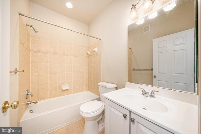 Building Photo - 3687 Spring Hollow Ln