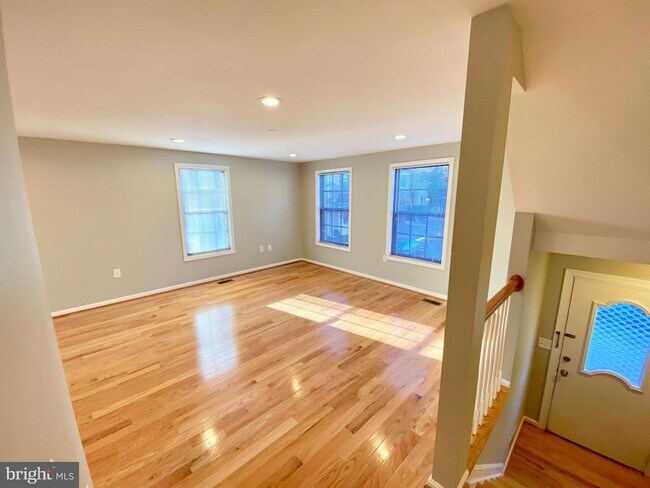 Building Photo - 9400 Candleberry Ct