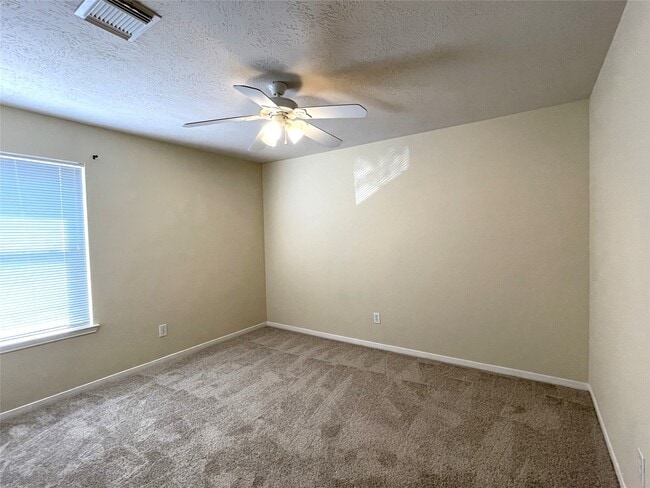 Building Photo - 1723 Rustic Oak Ln