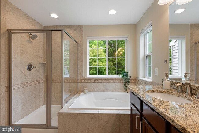 Building Photo - 232 Mohegan Dr