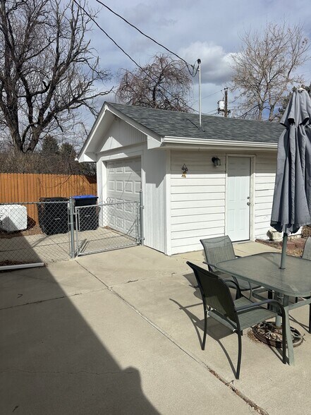 Building Photo - 6542 Teller St