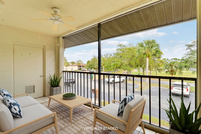 Building Photo - 6392 Chasewood Dr