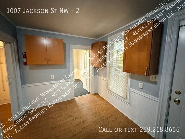 Building Photo - 1007 Jackson St NW