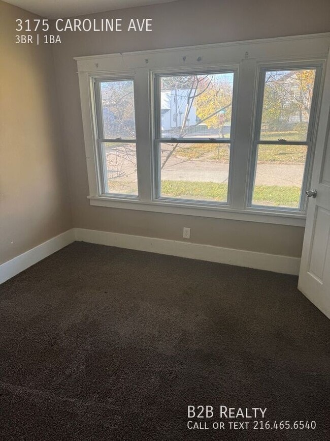 Building Photo - 3175 Caroline Ave