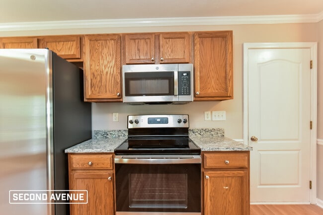 Building Photo - 3748 White Pine Rd