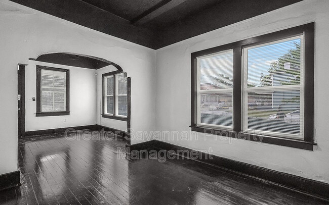 Building Photo - 2221 Harden St