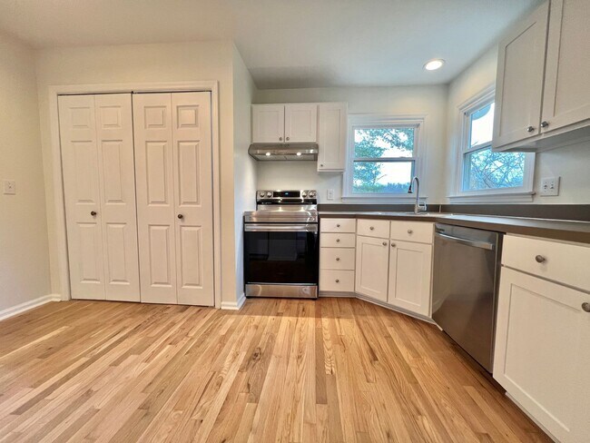 Building Photo - 1405 Brenner Ct