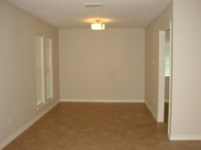 Building Photo - 7010 Buchanan Dr