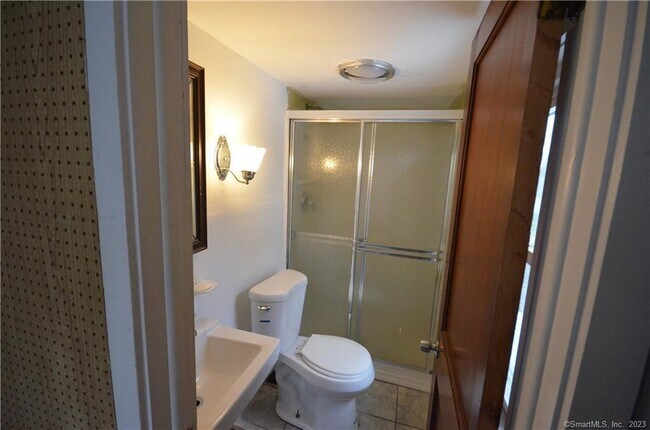 Building Photo - 147 Freeman Ave