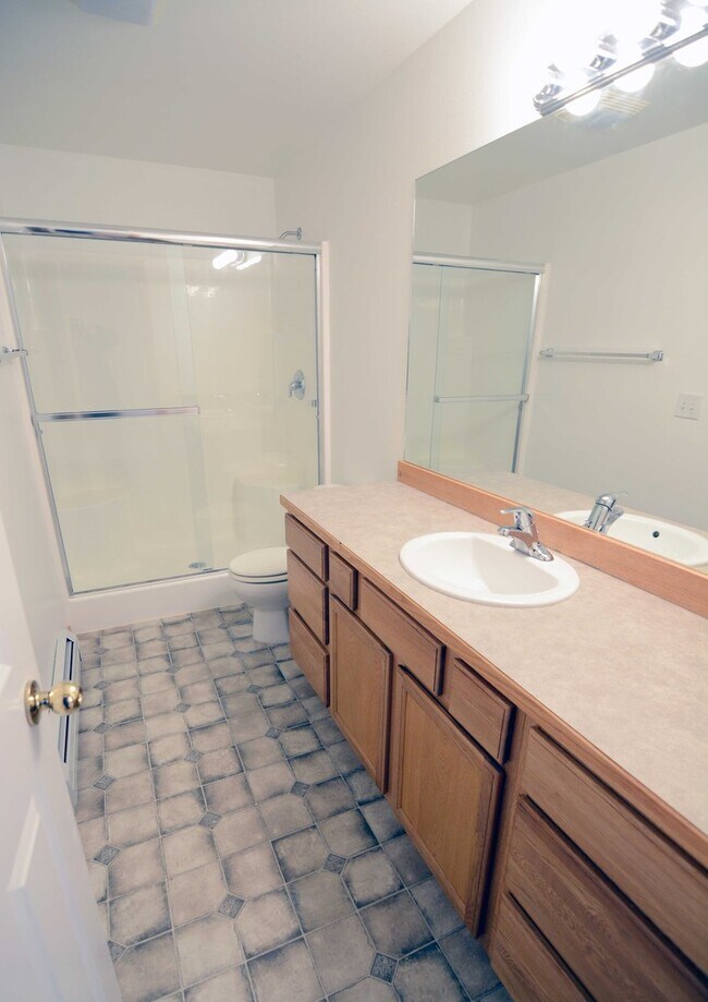 Building Photo - Midtown 3 Bed Condo with Bridger Views