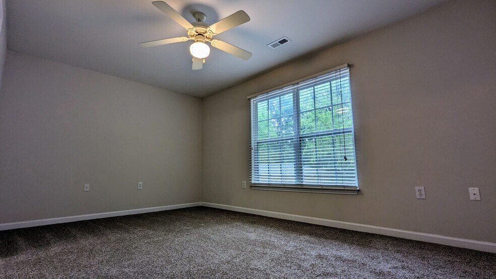 Building Photo - 3710 Cotswold Ave