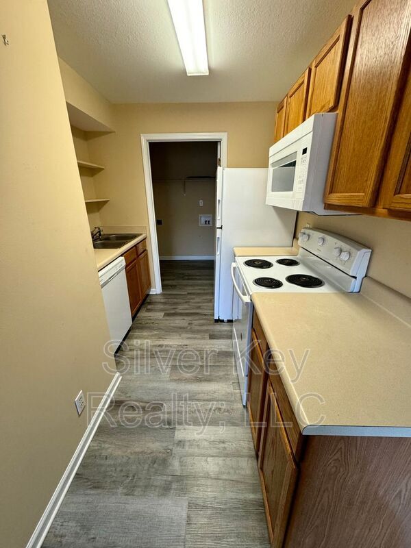 Building Photo - 268 Willow Creek Drive