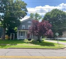 Building Photo - 136 Main St