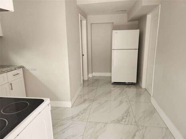 Building Photo - 342 E 46th St