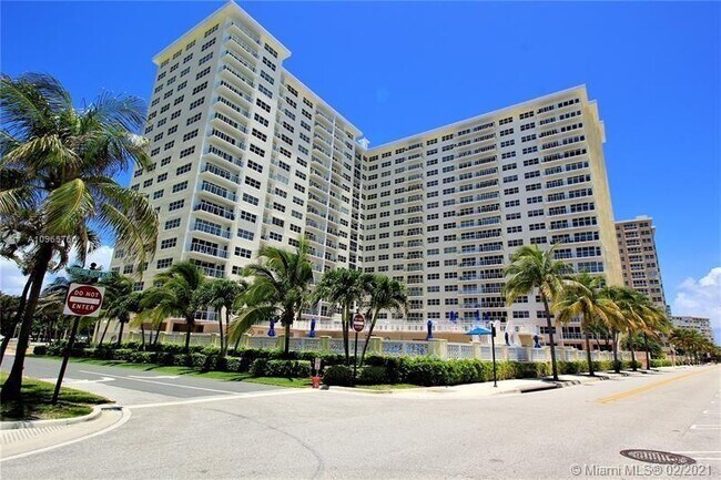 Primary Photo - 111 N Pompano Beach Blvd