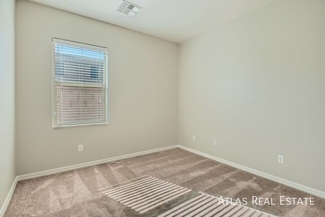 Building Photo - 970 W Deoni Trail