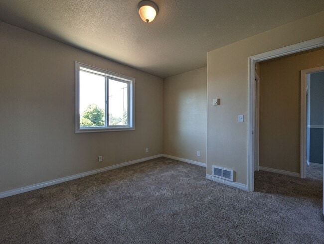 Building Photo - 3-Bedroom, 1.5-Bath Home In Bethel Danebo ...