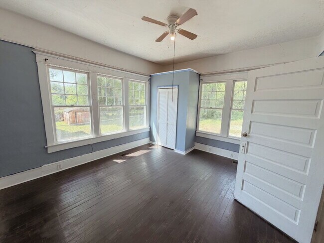 Building Photo - 1025 Hillyer Ave