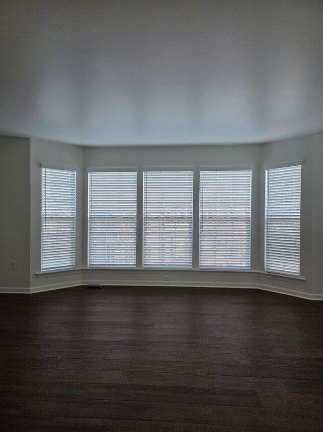 Building Photo - 2670 Sultan Supreme Way