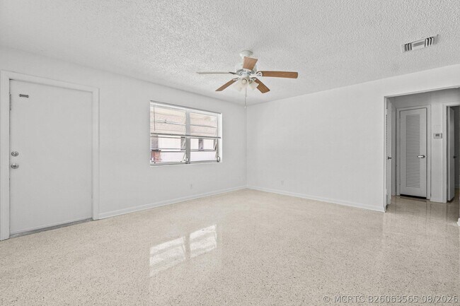 Building Photo - 211 Sunrise Ave