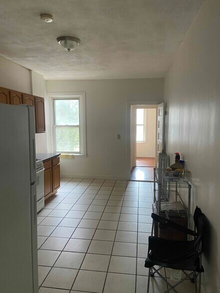 Primary Photo - 1905 Beacon St