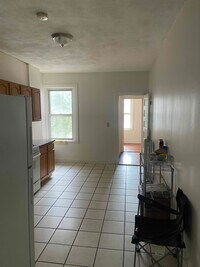 Building Photo - 1905 Beacon St