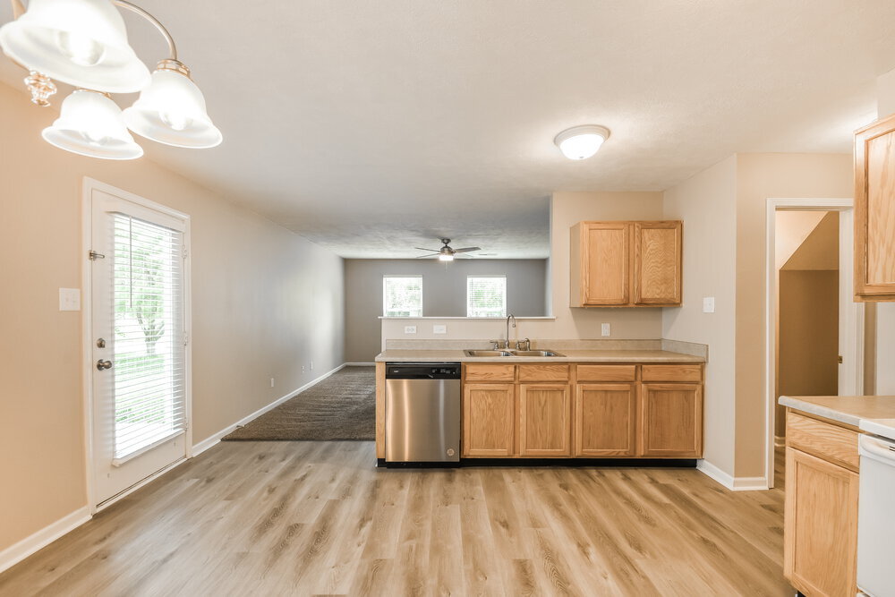 Building Photo - 952 Ravine Dr