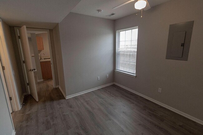 Building Photo - 5313 Currituck Ln