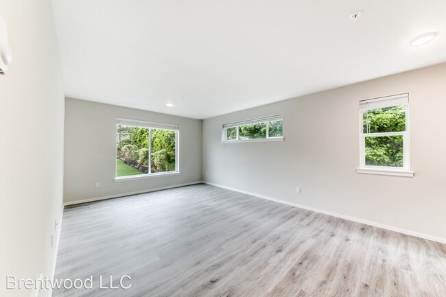 Building Photo - 2515 S 48th St