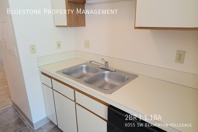 Building Photo - Washer & Dryer IN UNIT!!! first floor unit