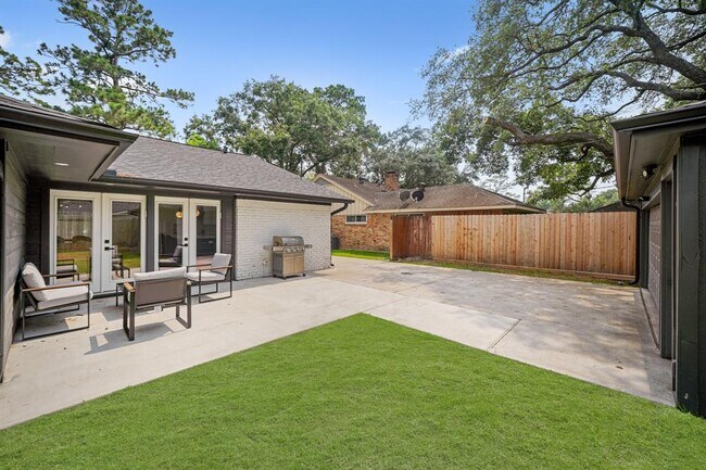 Building Photo - 5630 Lymbar Dr